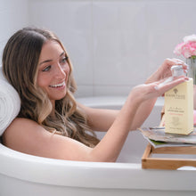 Load image into Gallery viewer, It's a dream,Creamy Body Wash, Cherry & Amber