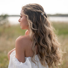 Load image into Gallery viewer, Pearl Mini Claw Clip Set - 4 pack Pearl/Gold